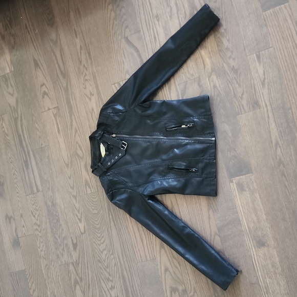 Women Leather Jacket - Picture 3 of 5